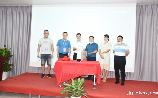 高调炫技 米优app下载安装官方5S净水器“抖饮365”家用mini净水机即将发售，敬请期待！